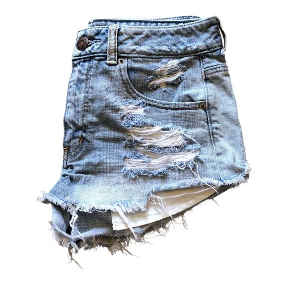 American Eagle Outfitters Distressed Light Wash Denim Shorts Women's Size 6 US - Picture 8 of 11
